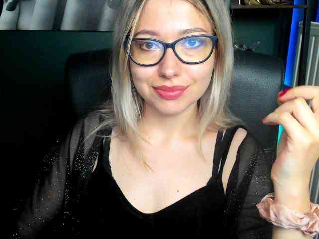 xxHeidiLove webcam