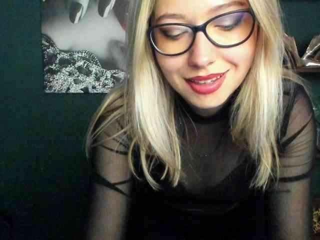 xxHeidiLove webcam