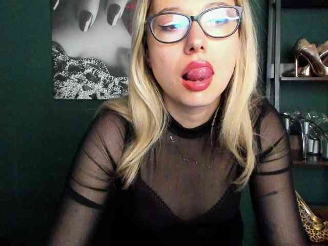 Model: xxHeidiLove
