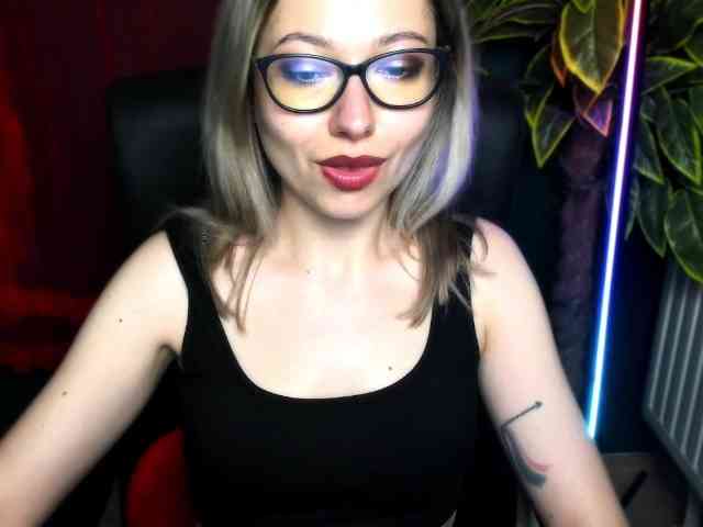 xxHeidiLove webcam