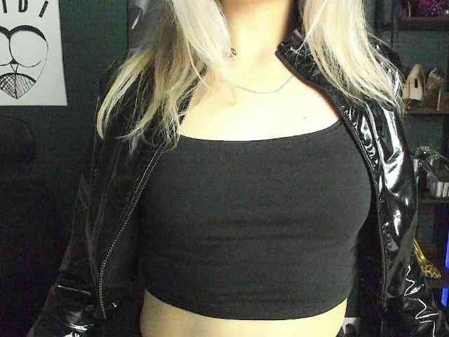 Model: xxHeidiLove