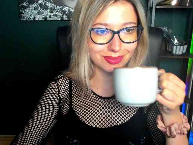 xxHeidiLove webcam