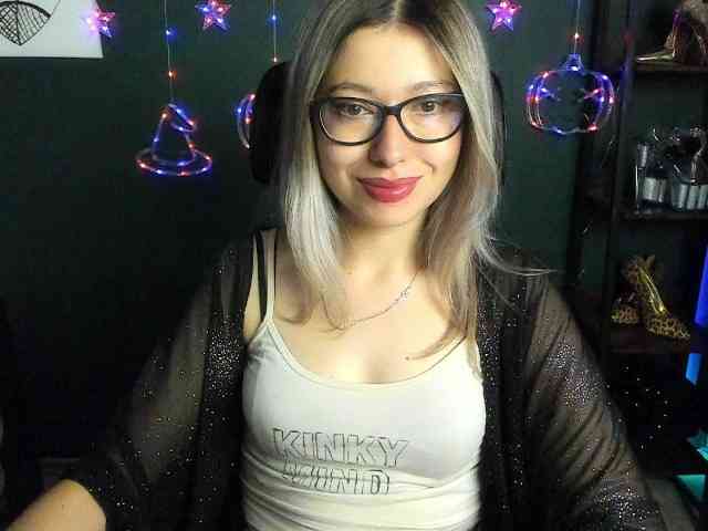 xxHeidiLove webcam