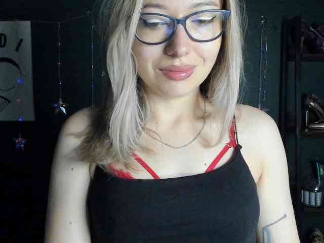 xxHeidiLove webcam