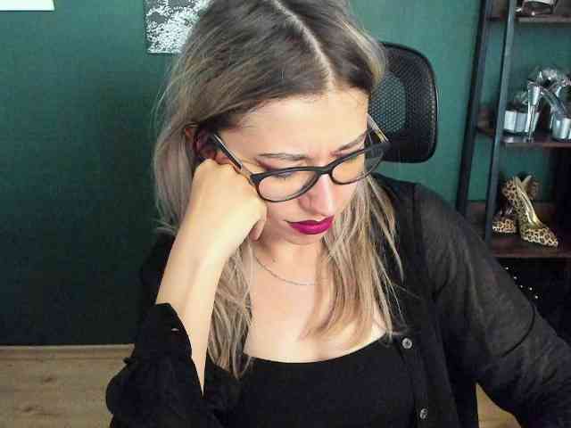 xxHeidiLove webcam