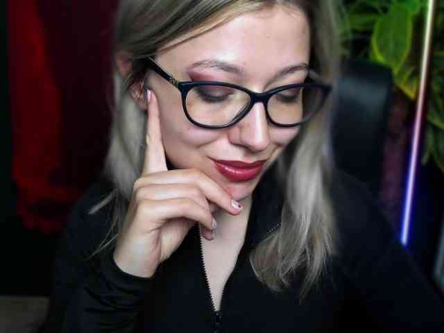 xxHeidiLove webcam