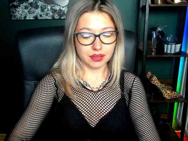 xxHeidiLove webcam