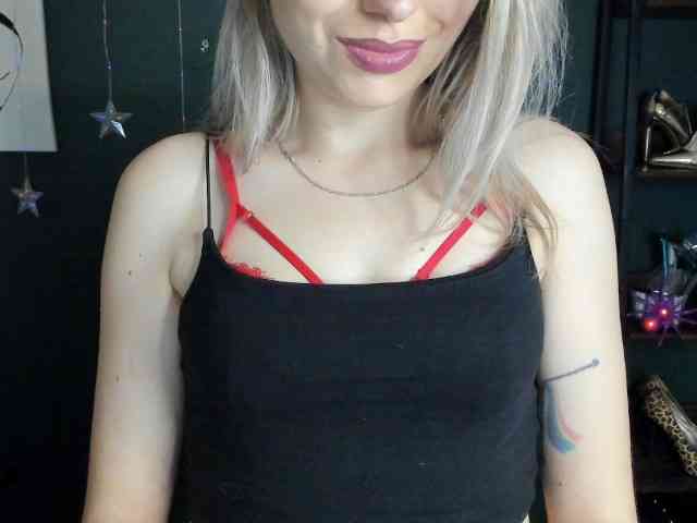 xxHeidiLove webcam
