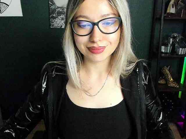 xxHeidiLove webcam