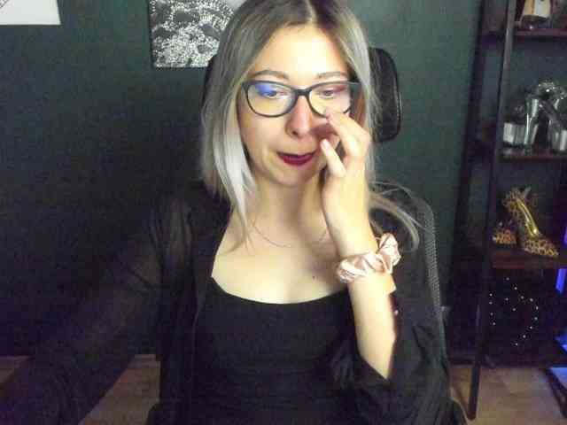 xxHeidiLove webcam