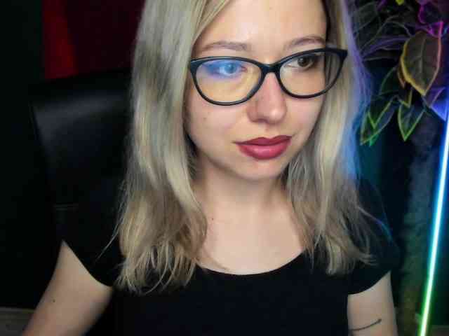 xxHeidiLove webcam