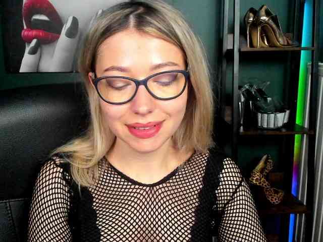 xxHeidiLove webcam