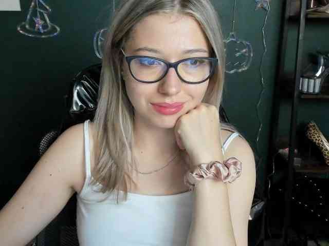 Model: xxHeidiLove