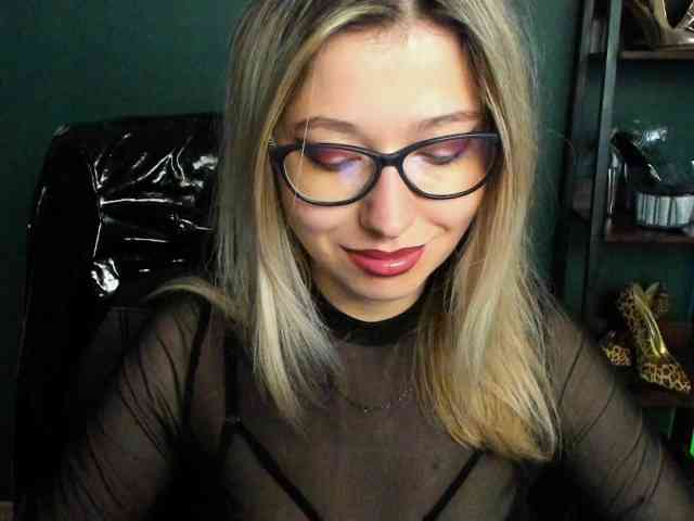 xxHeidiLove webcam