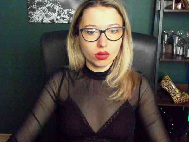 xxHeidiLove webcam