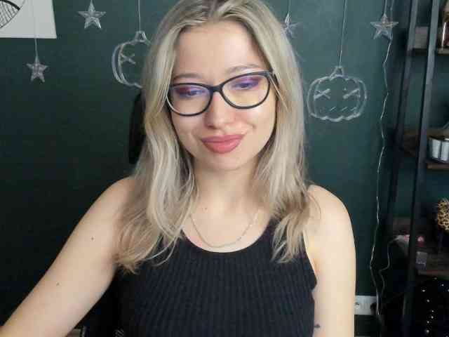 xxHeidiLove webcam
