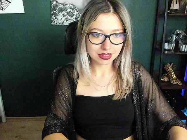 Model: xxHeidiLove