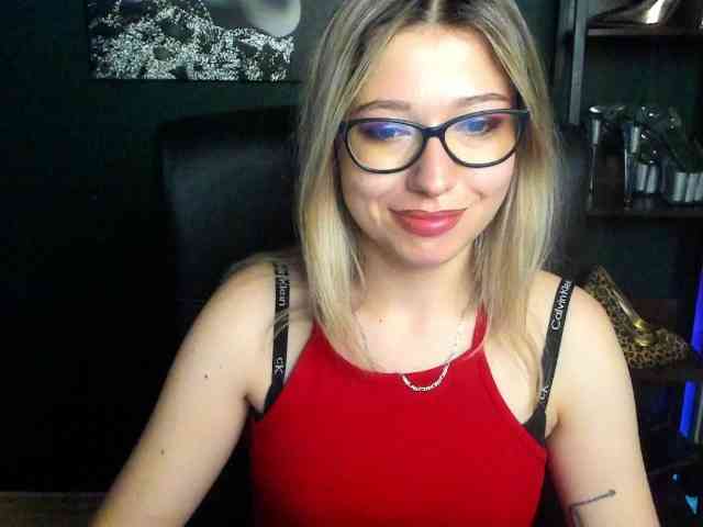 xxHeidiLove webcam