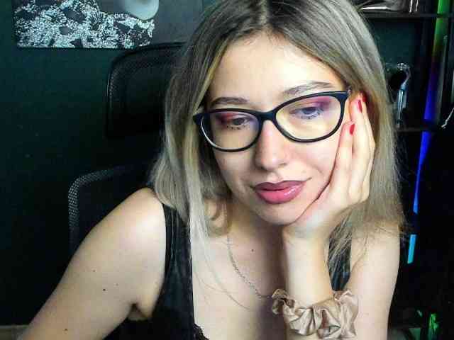Model: xxHeidiLove