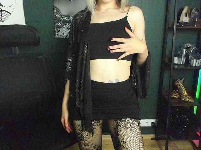 xxHeidiLove webcam