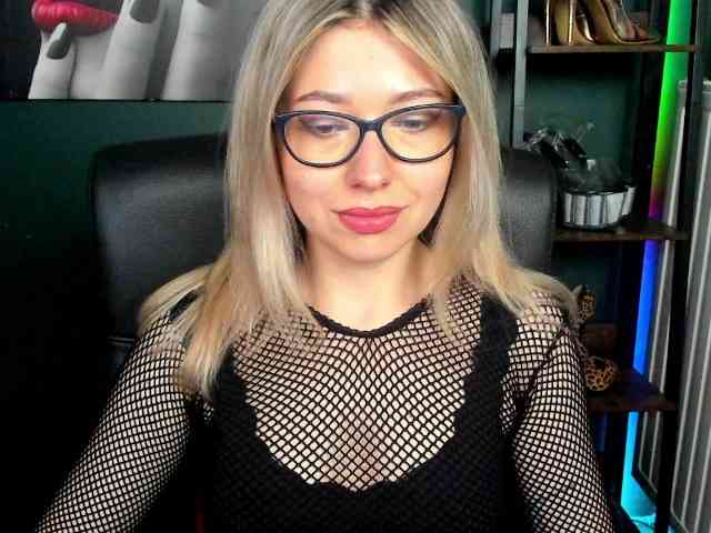 xxHeidiLove webcam
