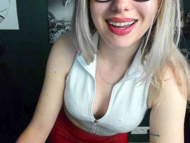 xxHeidiLove webcam