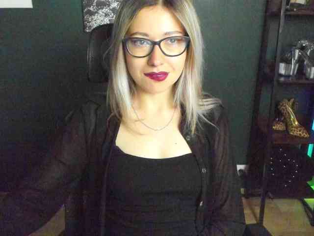 xxHeidiLove webcam