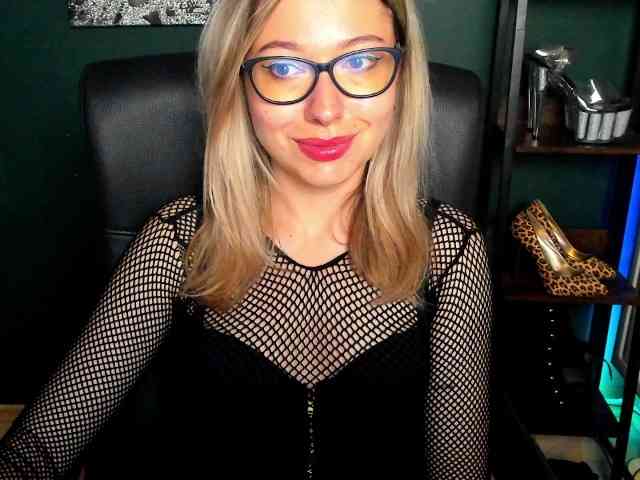 xxHeidiLove webcam