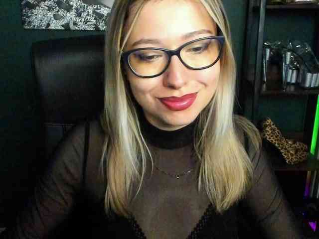 xxHeidiLove webcam