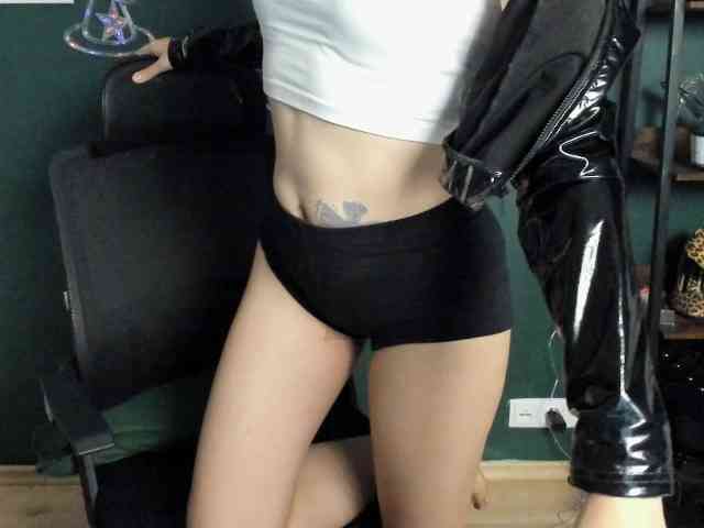 Model: xxHeidiLove