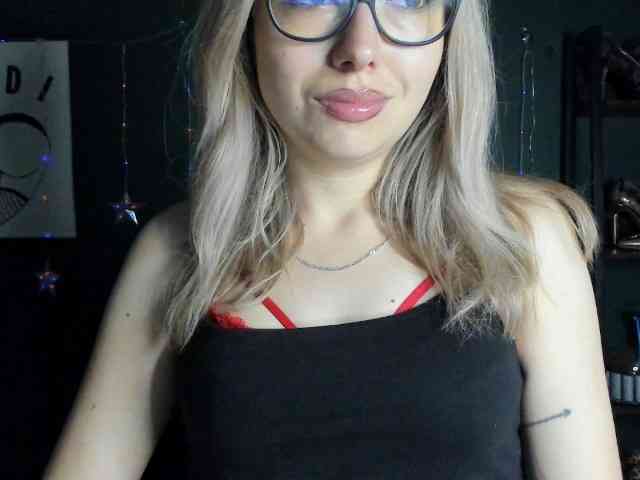 xxHeidiLove webcam