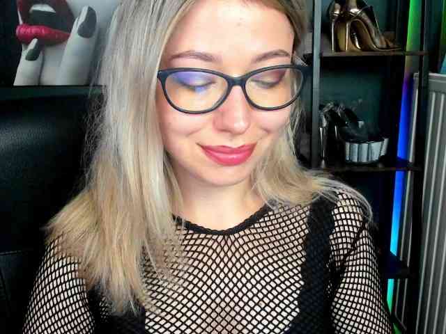 xxHeidiLove webcam