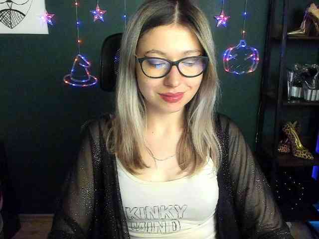 xxHeidiLove webcam