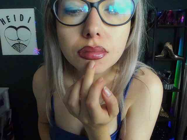 Model: xxHeidiLove
