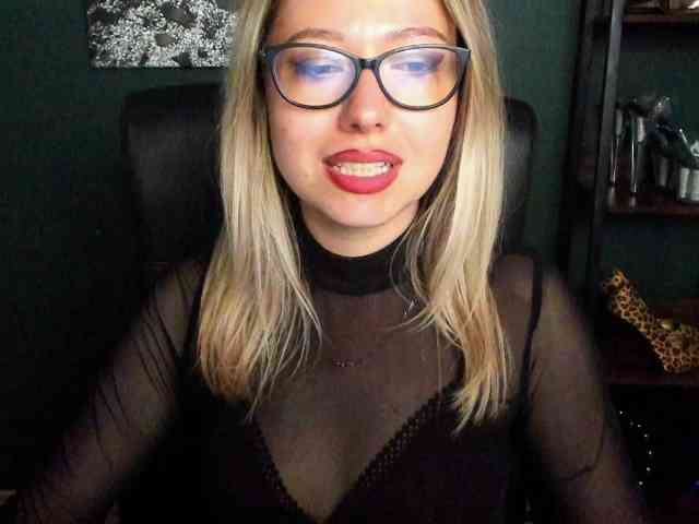 xxHeidiLove webcam