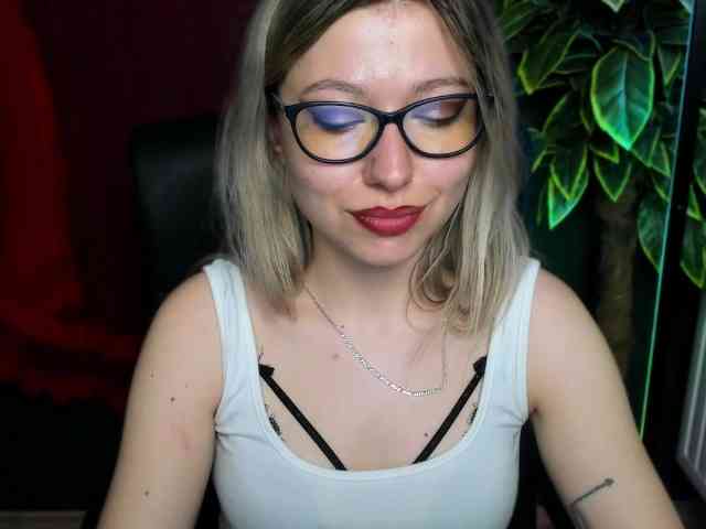 xxHeidiLove webcam