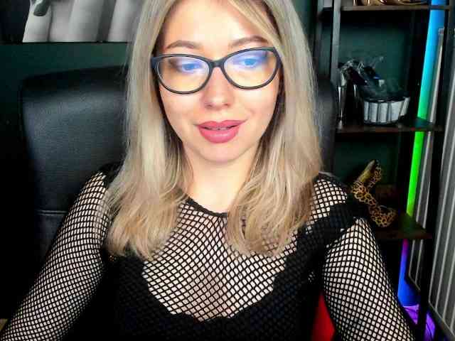 xxHeidiLove webcam