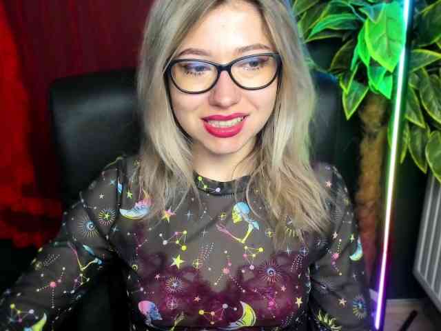 xxHeidiLove webcam