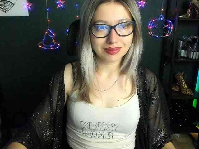 xxHeidiLove webcam