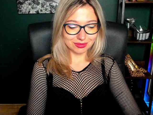 xxHeidiLove webcam