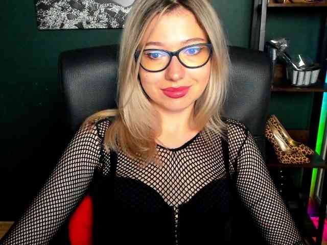 xxHeidiLove webcam