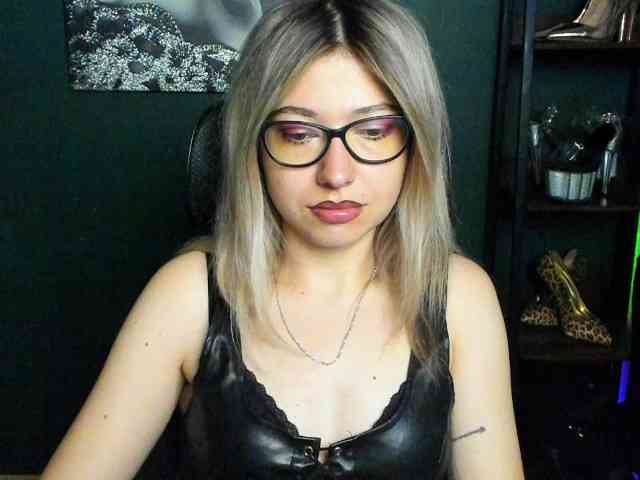 Model: xxHeidiLove