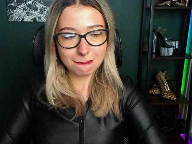 xxHeidiLove webcam
