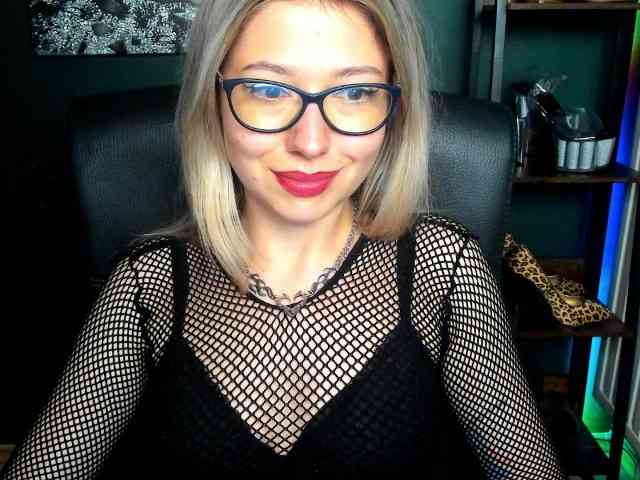 xxHeidiLove webcam