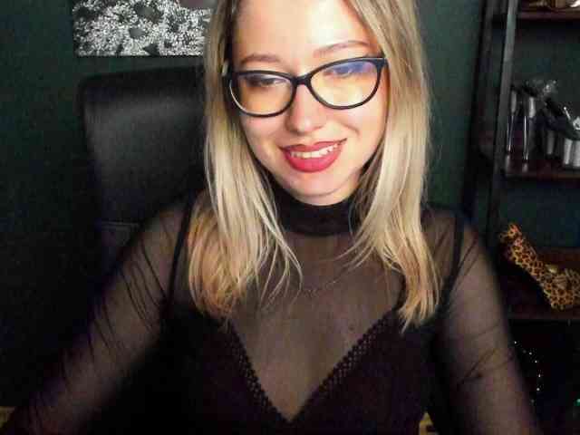 xxHeidiLove webcam