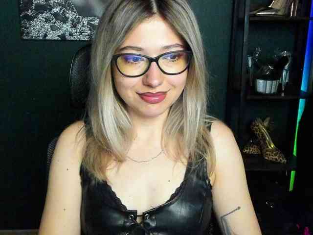 Model: xxHeidiLove