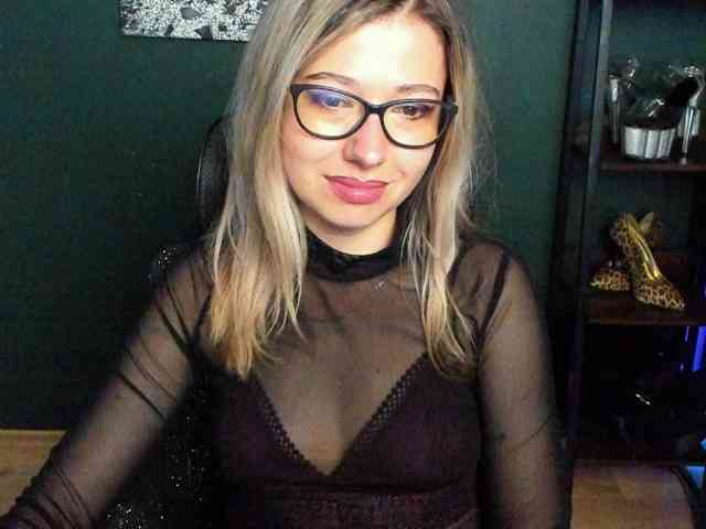 Model: xxHeidiLove