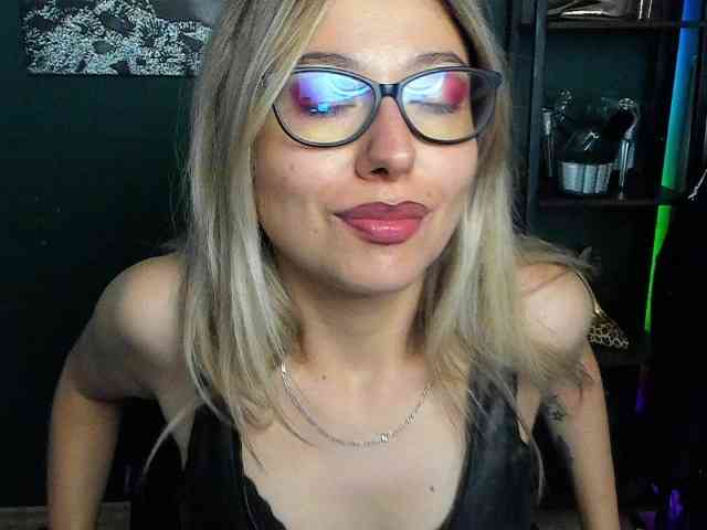 Model: xxHeidiLove
