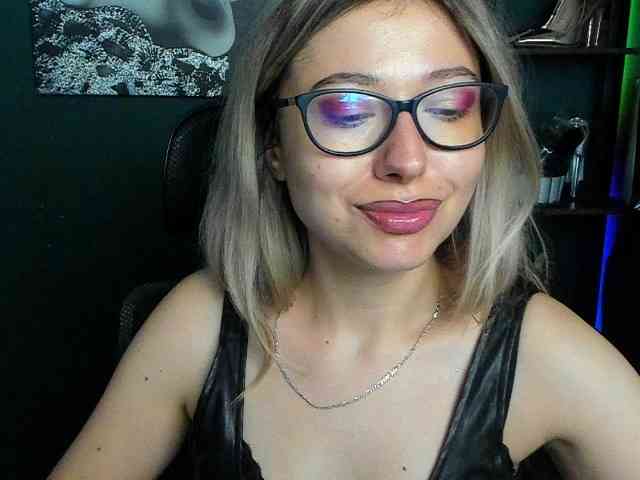 Model: xxHeidiLove