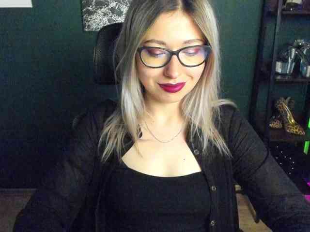 xxHeidiLove webcam